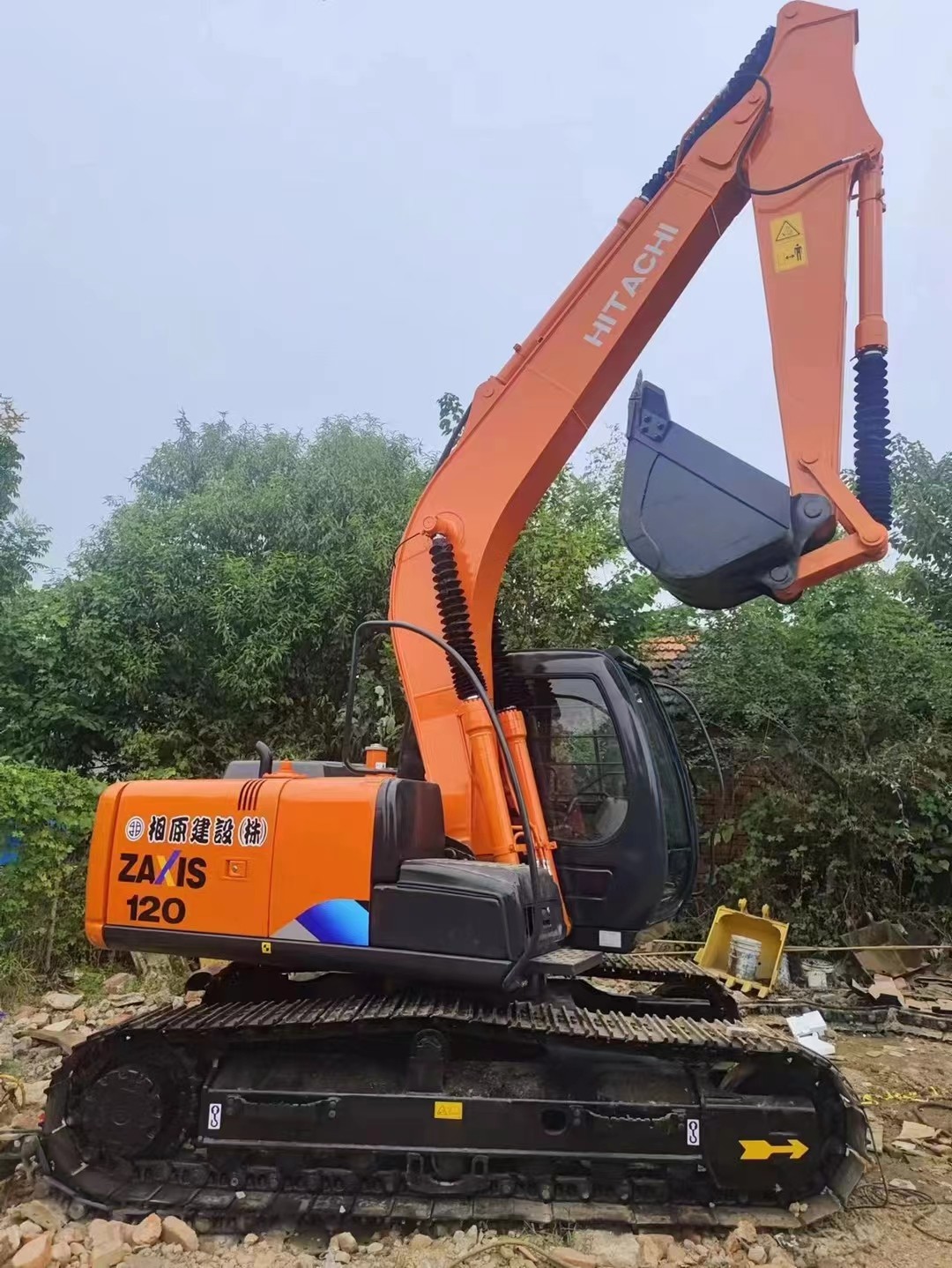 Used construction machinery Hitachi ZX120 crawler excavator for road construction