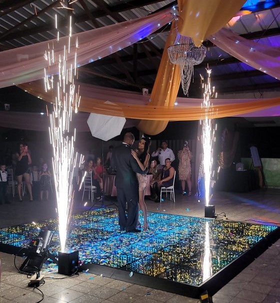 Indoor Celebration 650w Stage Fireworks Cold Spark Machine Pyro