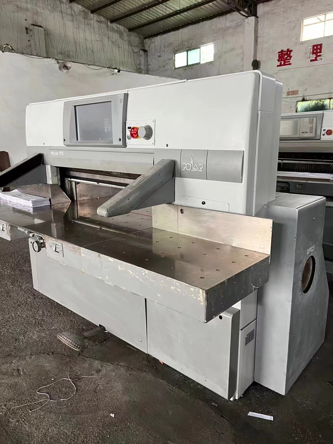 Automatic Grade Polar 115 Auto Paper Cutting Machine For Smooth And Accurate Cutting