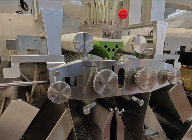 Fish Oil Vegetarian Soft Gelatin Capsule Machine 0-8rpm