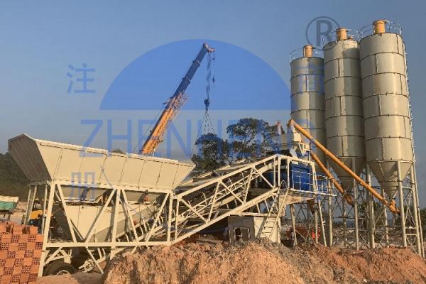 Quality Commercial Mobile Concrete Mixing Plant , 750L YHZS35 Concrete Batching Plant for sale