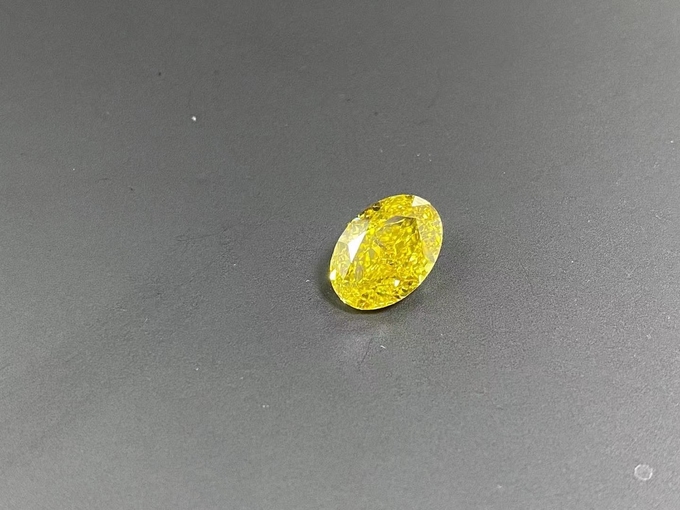 VS-VVS Lab Created Yellow Diamond 2 Carat Oval Loose Diamond For Jewelry