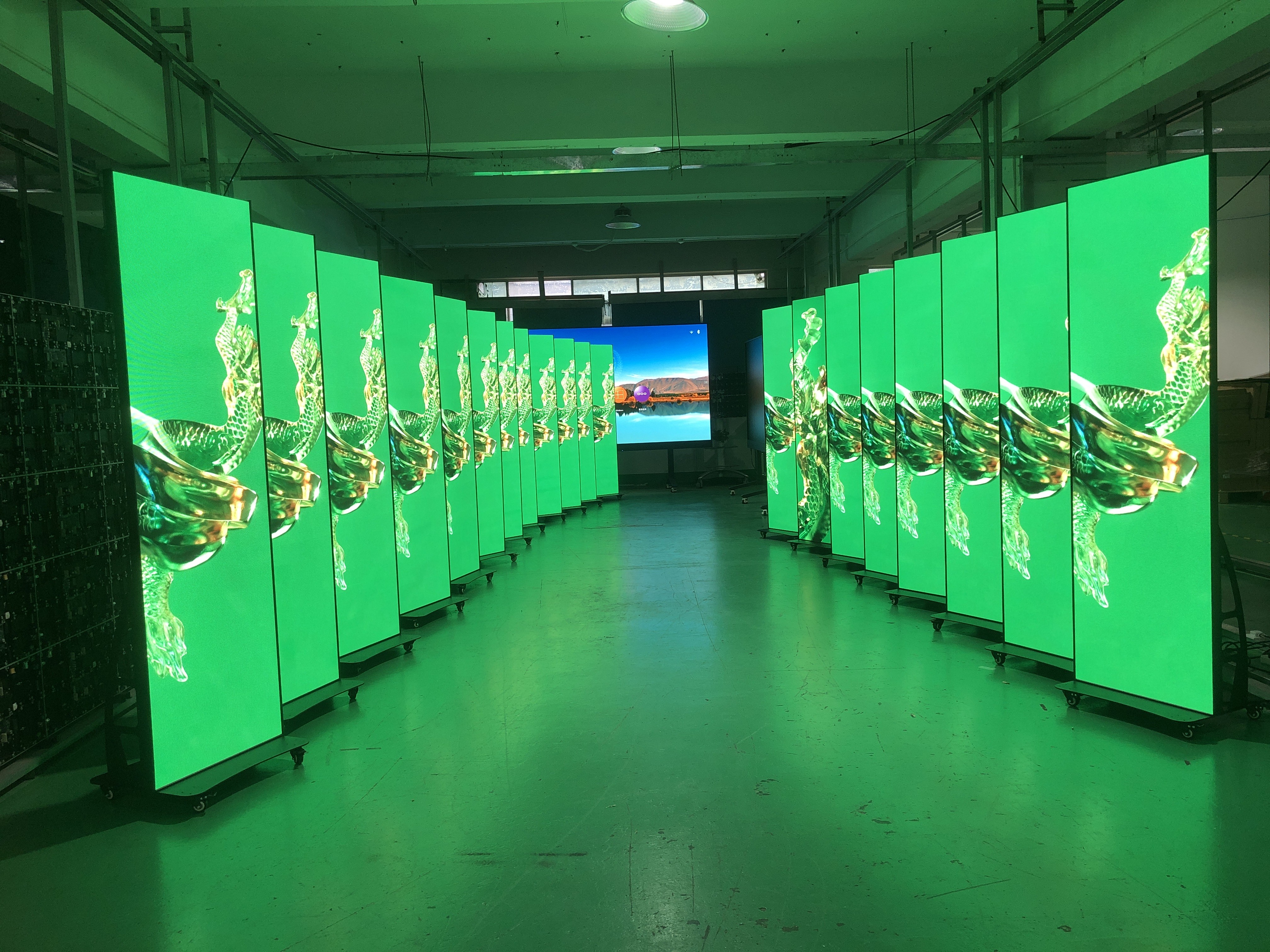 1000cd/m2 Brightness P2.5 LED Display Screen Panel for Shopping Mall Advertising