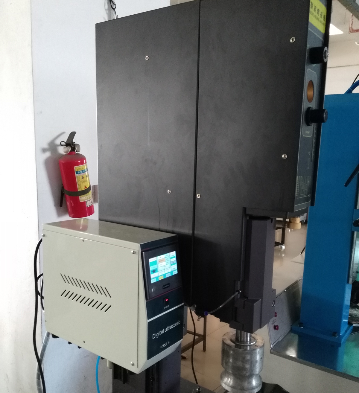 Digital ultrasonic welding generator 220V 15khz/20khz/28khz/40khz