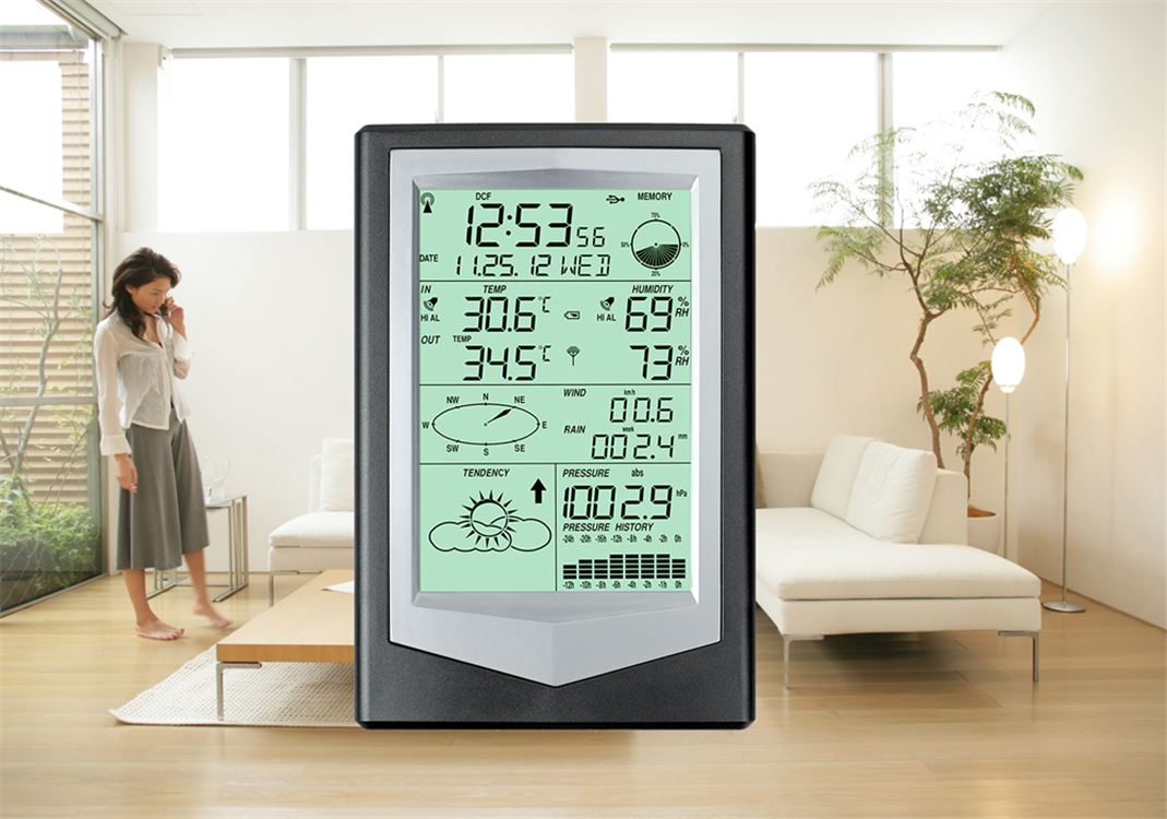 Black And Silver Definition Wireless Weather Station With ±1.0°C Temperature Accuracy