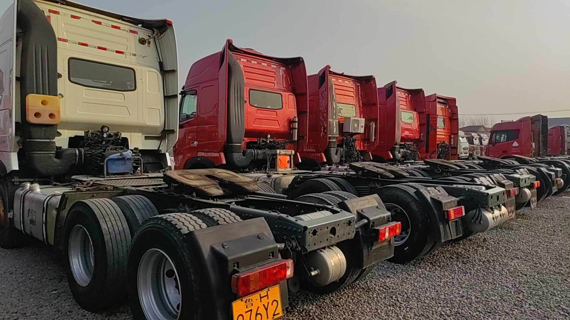 Howo Tractor Truck High Roof Cabin Howo T7H Horse Head Towing 50 Tons Weichai 440hp Powerful Engine