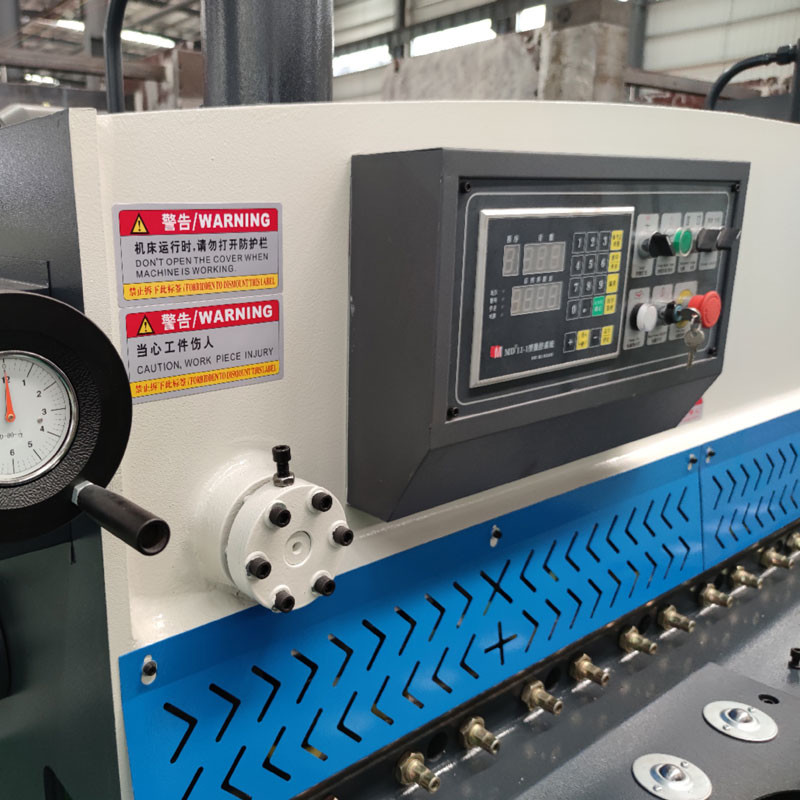 CNC Hydraulic Guillotine Shear Machine Advanced Configuration QC12K-4*2500