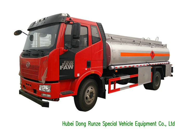 FAW 9CBM Petroleum Oil Tanker Truck For Transport With 3 Persons Seater