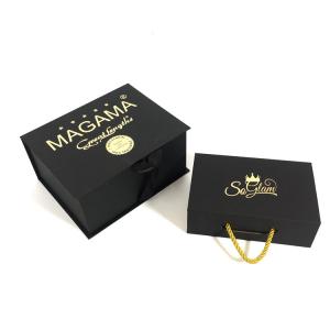 China Durable Magnetic Closure Gift Box With PP Rope Handle Personalize Design on sale