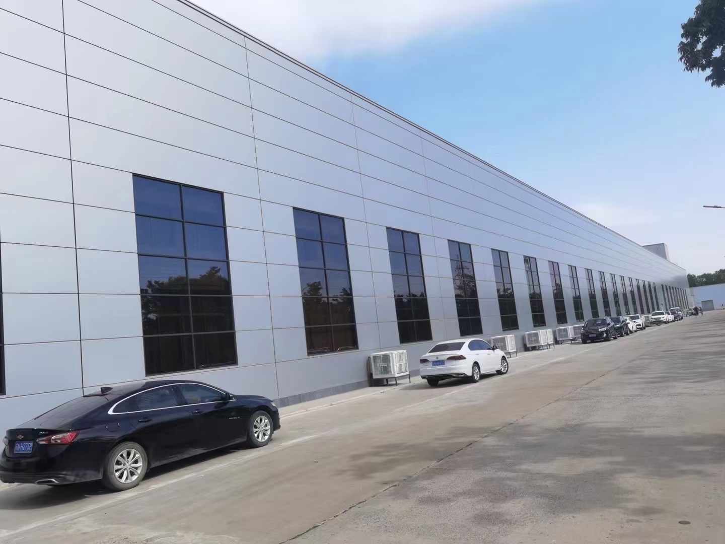 One Stop Solution For Portal Frame Steel Structure Pre Engineered Building Construction