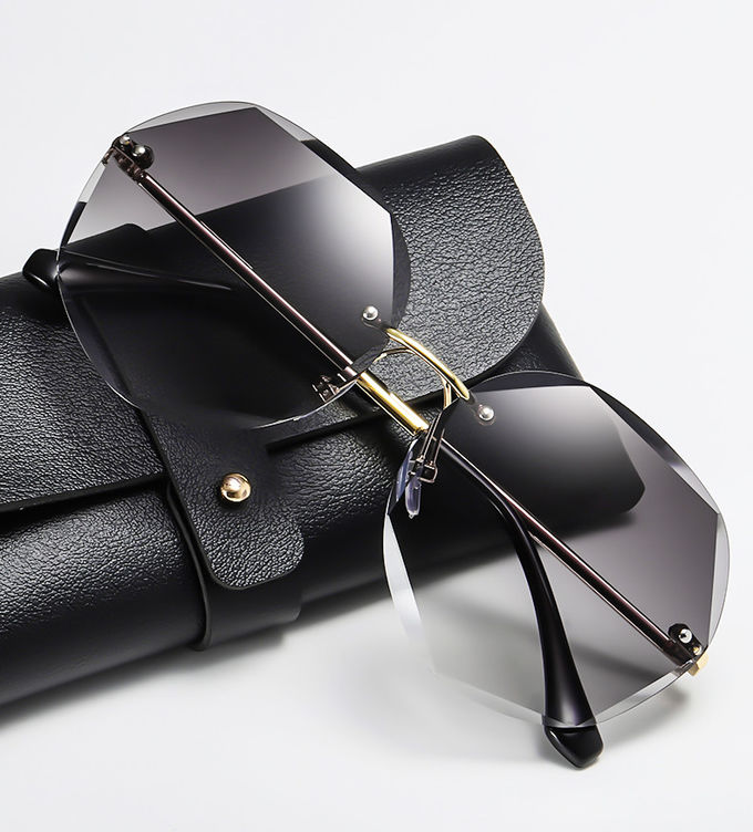 Colorful Gradient Lens Rivets Fashion Rimless Women Sunglasses