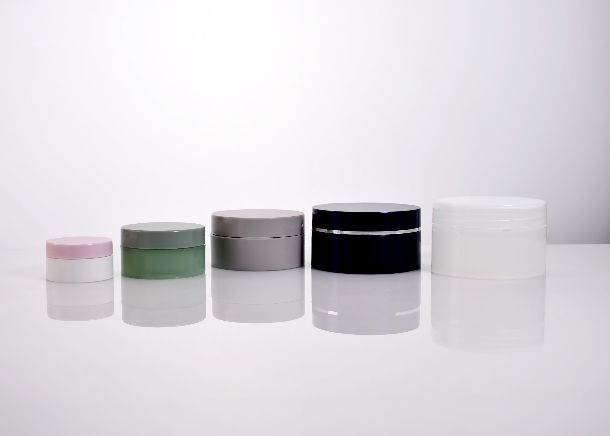 Eco-Friendly Squat Cylinder PCR PP Cosmetic Jars With Lid Wholesale Customized Plastic Jar Packaging Manufacturer