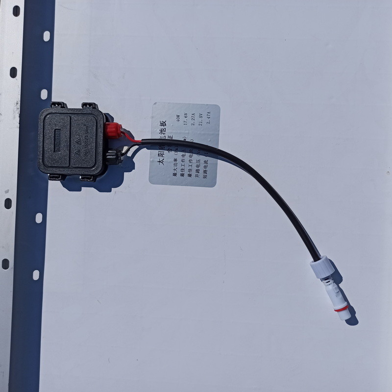 Glass Laminated PV Polycrystalline Solar Panel 18V 40W Aluminium Alloy Frame