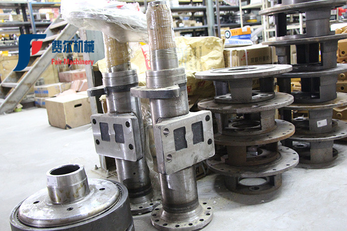 Standard Size Yutong Spare Parts ZL50D-II Loader Wheel Support Shaft