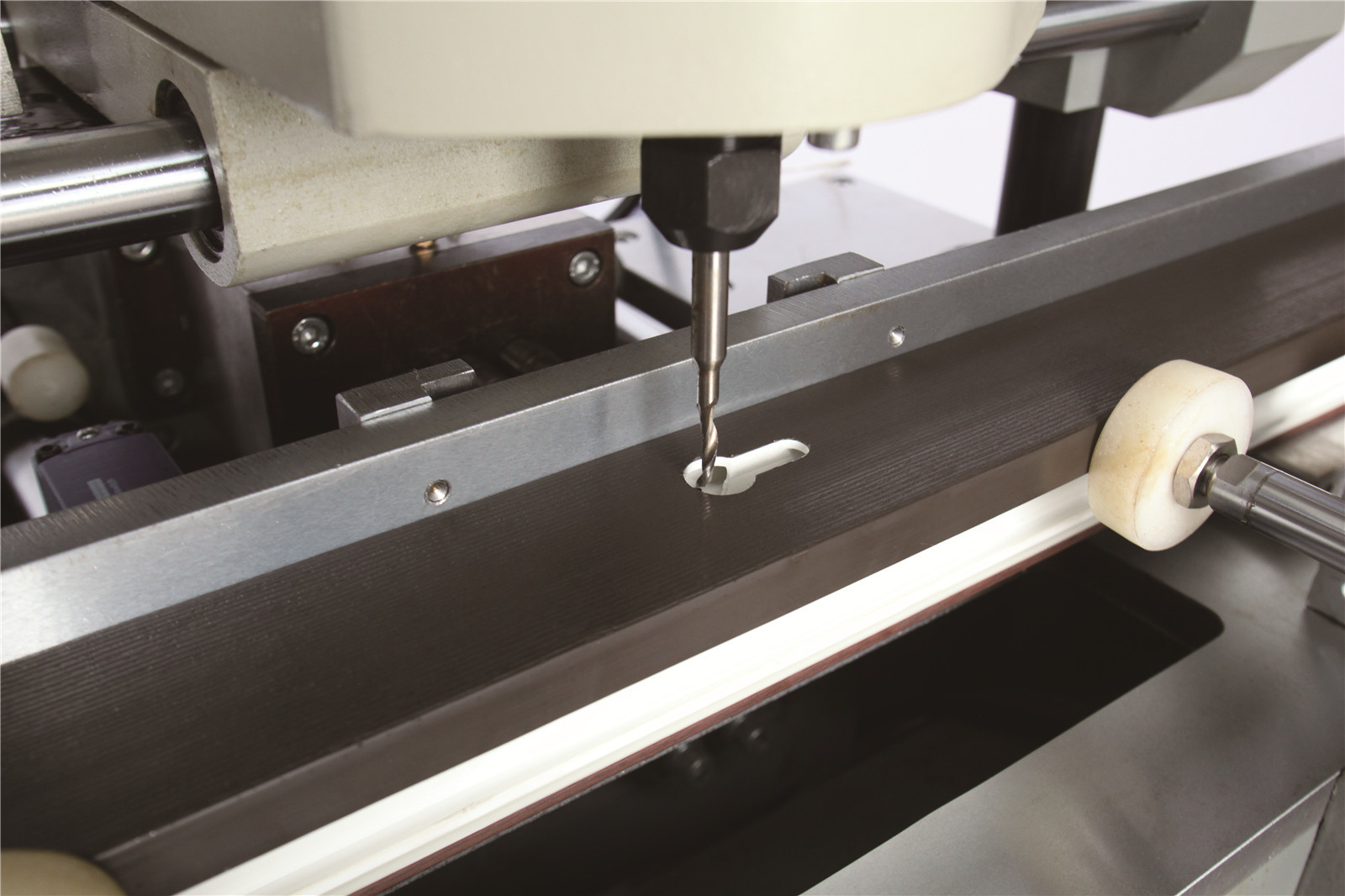 ALUMINIUM Automatic lock hole and copy router/auto feeding/ window lock hole milling