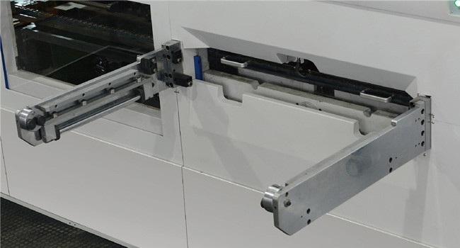 Semi Automatic Carton Box Die Cutting Machine 1310×980mm 4500 Sheets/H
