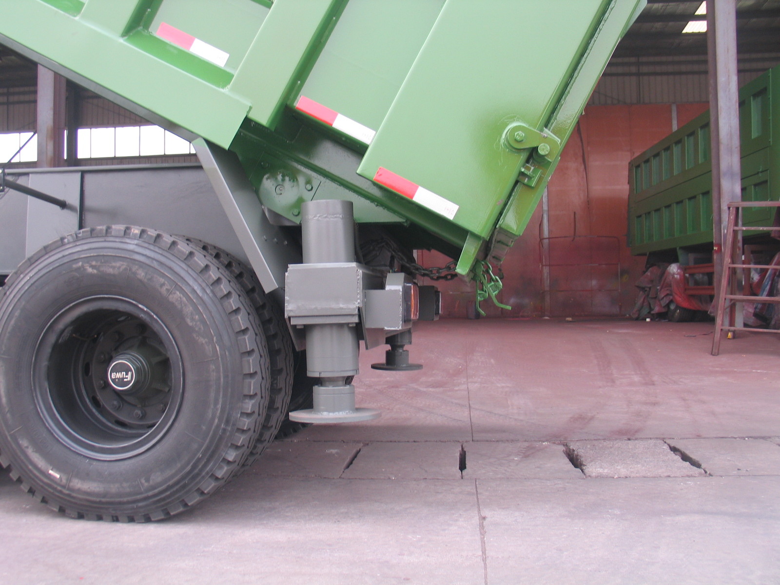 Hydraulic Cylinder Heavy Duty Dump Truck Trailer 3 Axles For Sand Stone Transportion