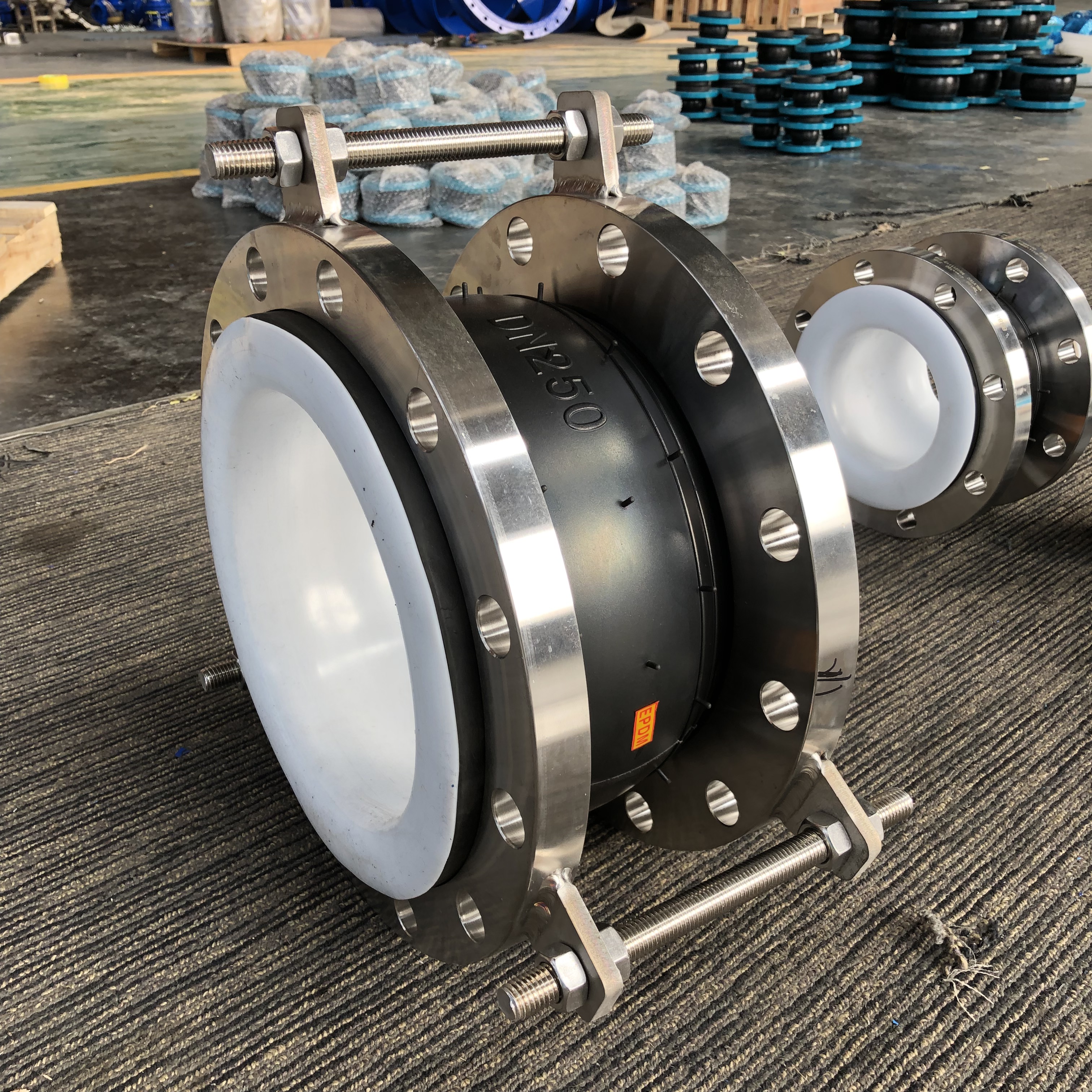 Flange Type Rubber Expansion Joint Dn150 Pn16 Dn200 Dn300