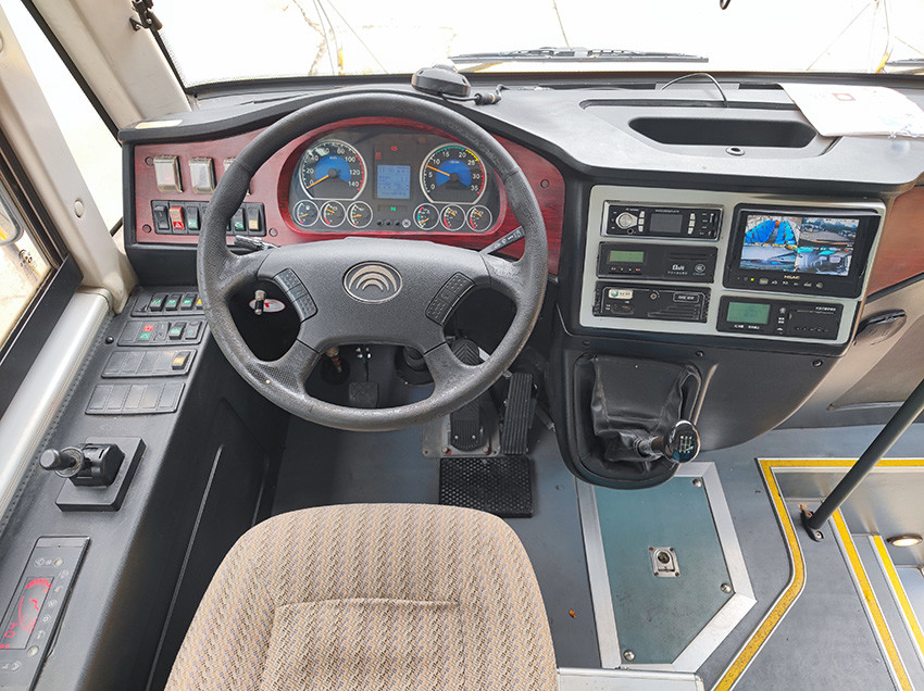 Euro 4 36 Seats Used School Buses Yutong Used Left Hand Vans