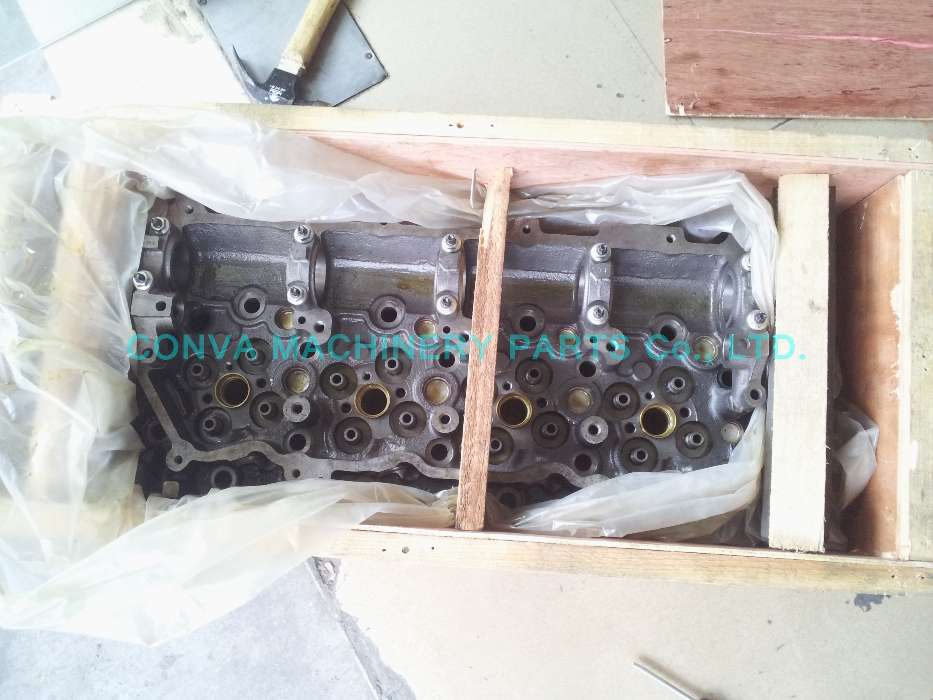 High Performance Cylinder Heads , Cast Iron Cylinder Heads For Isuzu 4hk1 Engine