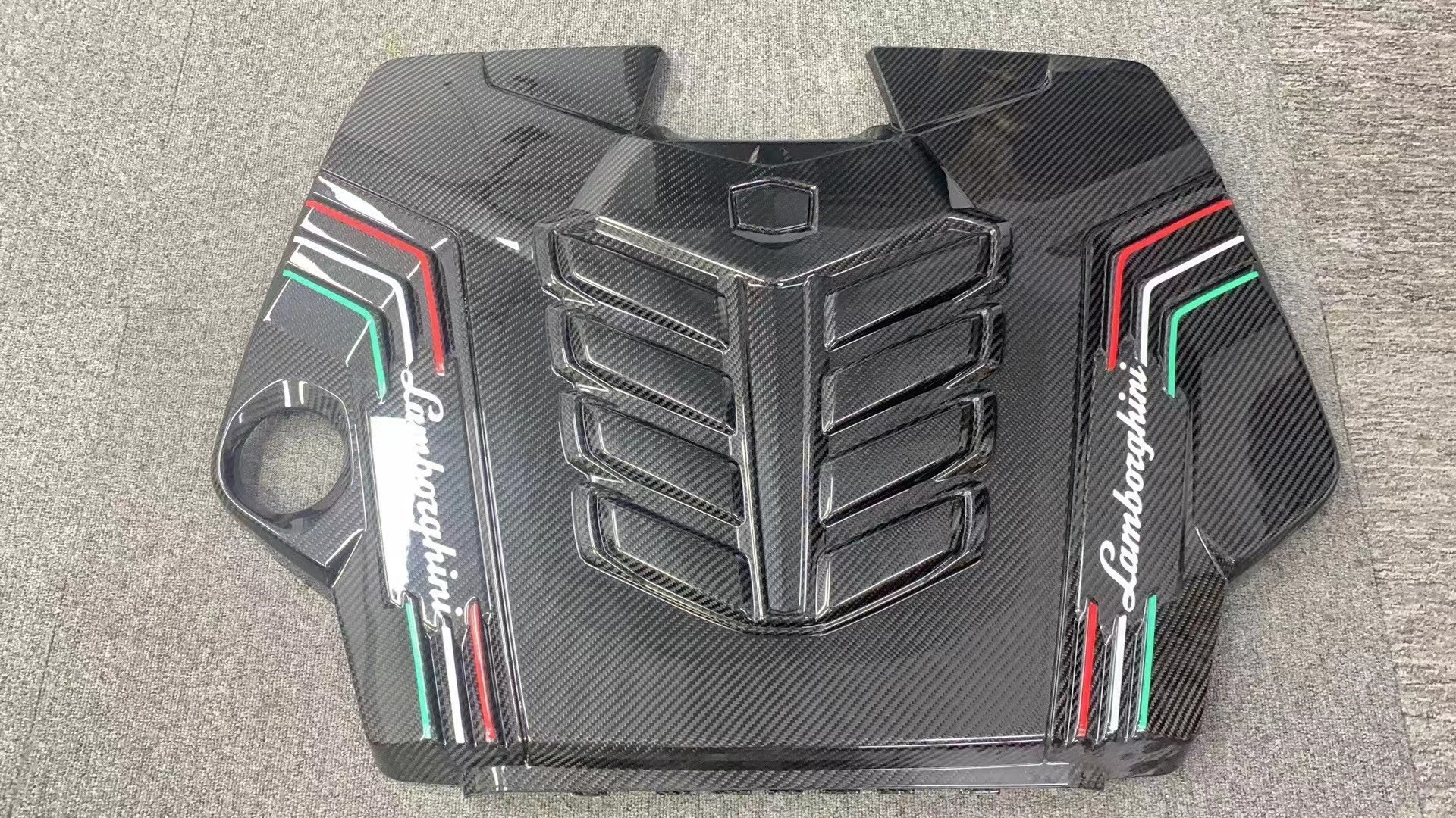 2019 Black Lamborghini Body Kit Dry Carbon Fiber Engine Interior Guard Shield