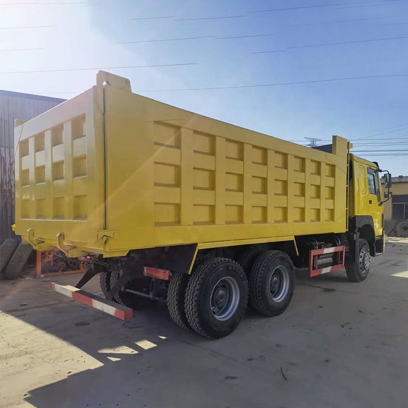 Used HOWO 8*4 Heavy-duty Dump Truck Tipper Truck Dumper 12.00R20 18PR in LHD SINO