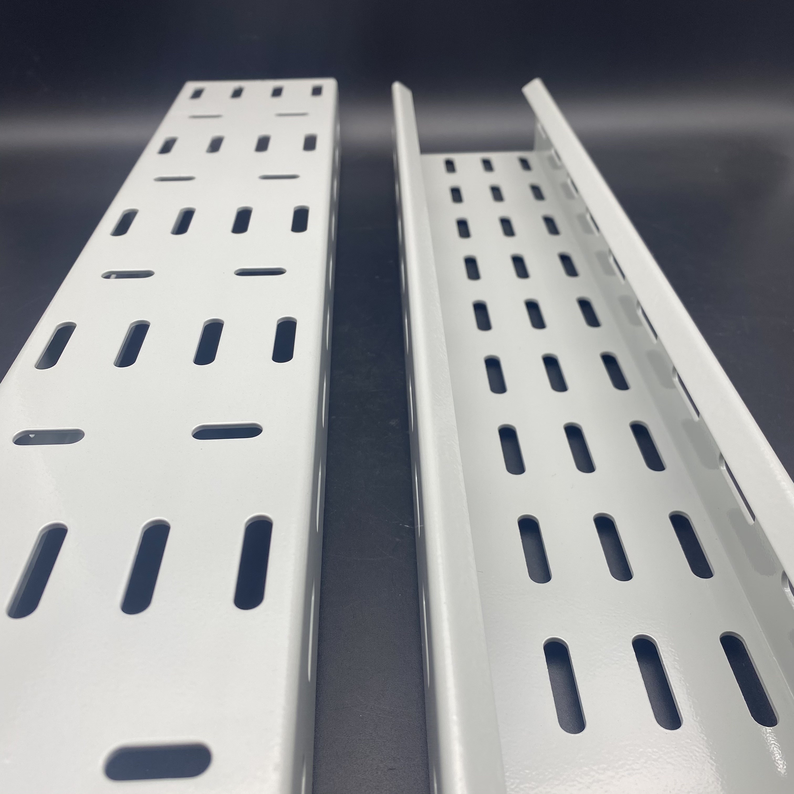 100x100x2400mm Customized Powder Coated Cable Tray
