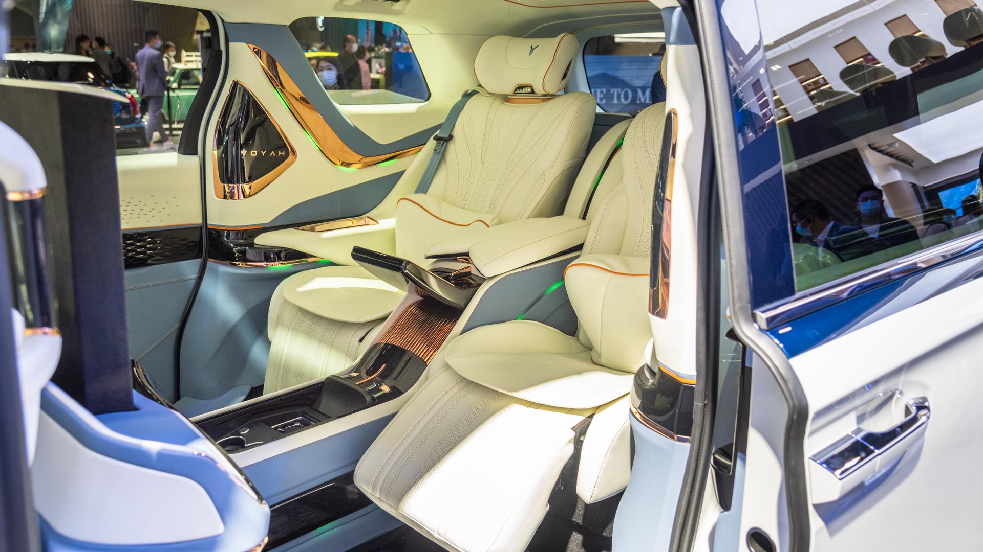2023 Voyah Dreamer Dongfeng MPV Hybrid Used Cars with CATL Battery Technology and Maximum Speed 200 KM from Verified