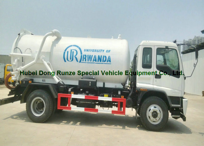 ISUZU Septic Vacuum Trucks / Sewer Suction Truck Euro 5 Engine 205HP