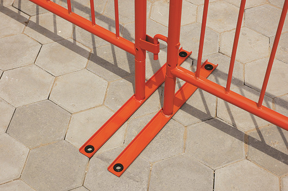 8.5 Ft Hot Dipped Queue Steel Crowd Control Barrier Fence With Flat Bases