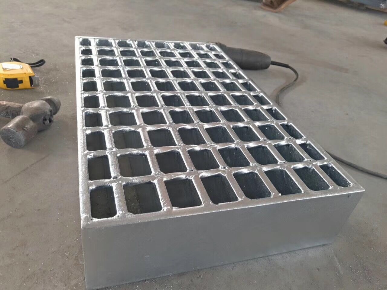 Hot Galvanized Trench Drain Heavy Duty Steel Grating Welded