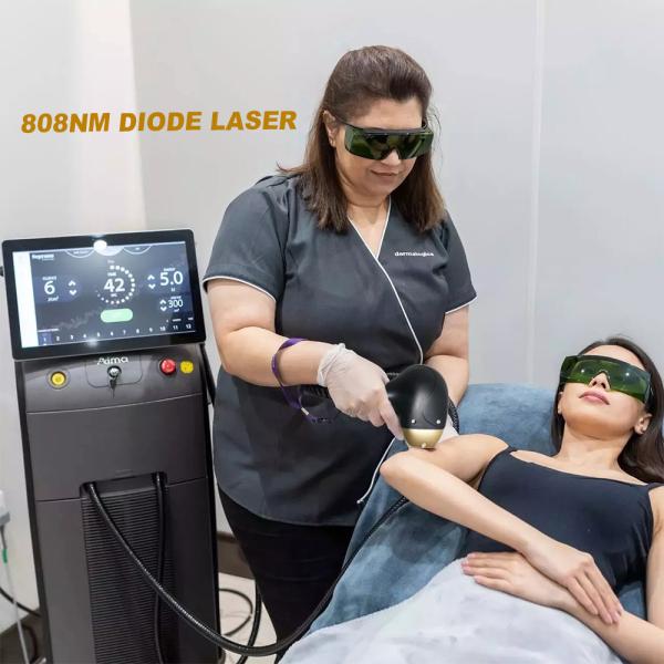 ISO 808nm Diode Laser Hair Removal Machine 500watt High Power Fiber Coupled