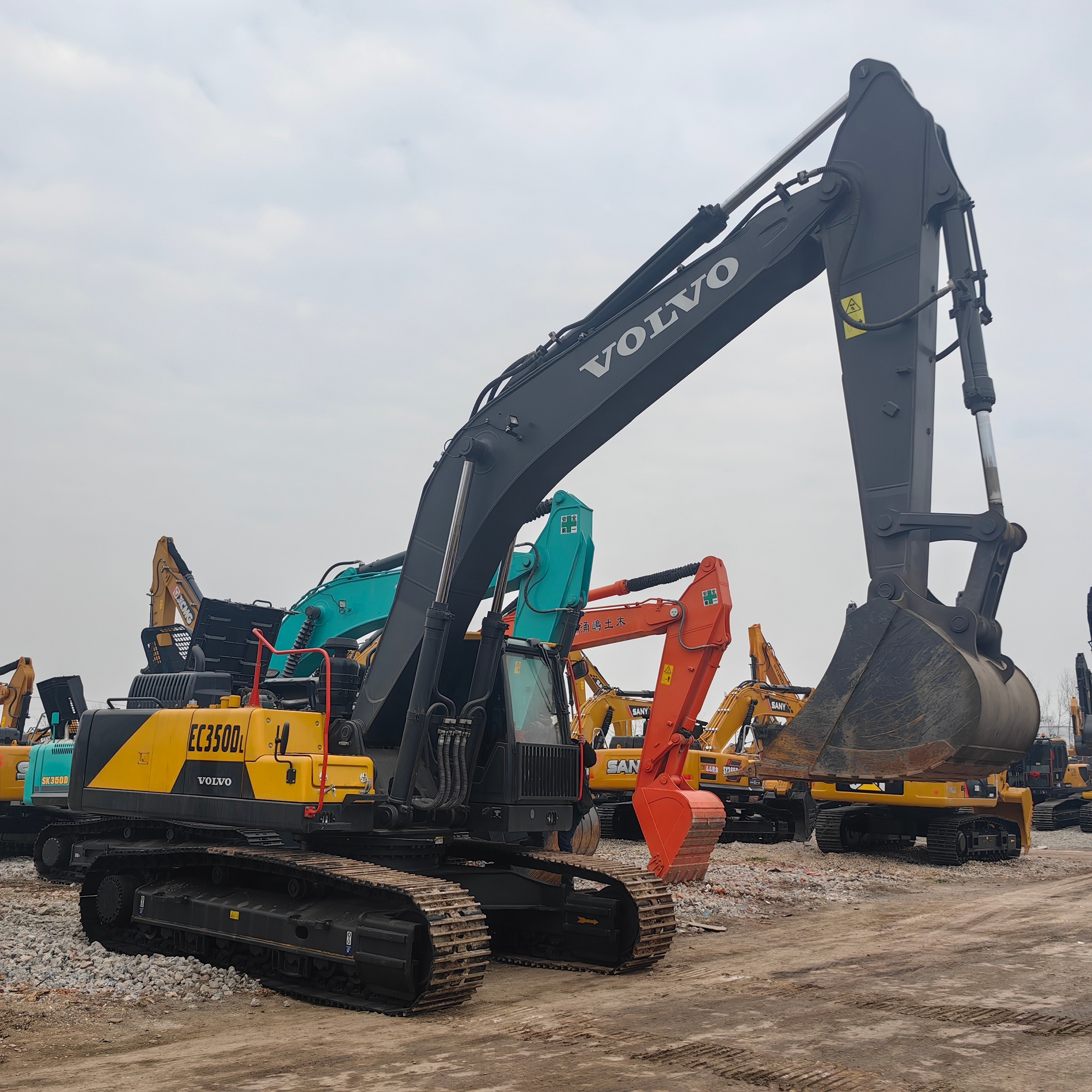 Used Large Machine Digger Volvo Ec350 Engineering Construction Heavy Excavator 36Ton