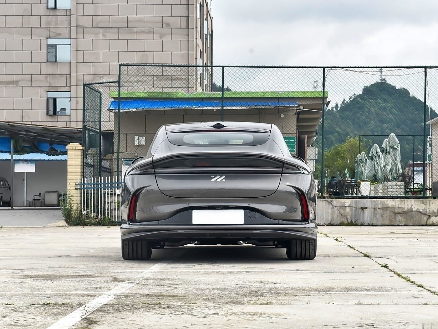 IM L6 Electric Car High Power 4WD Sports Car Max Super Performance 100kwh 75KWH 133KWH