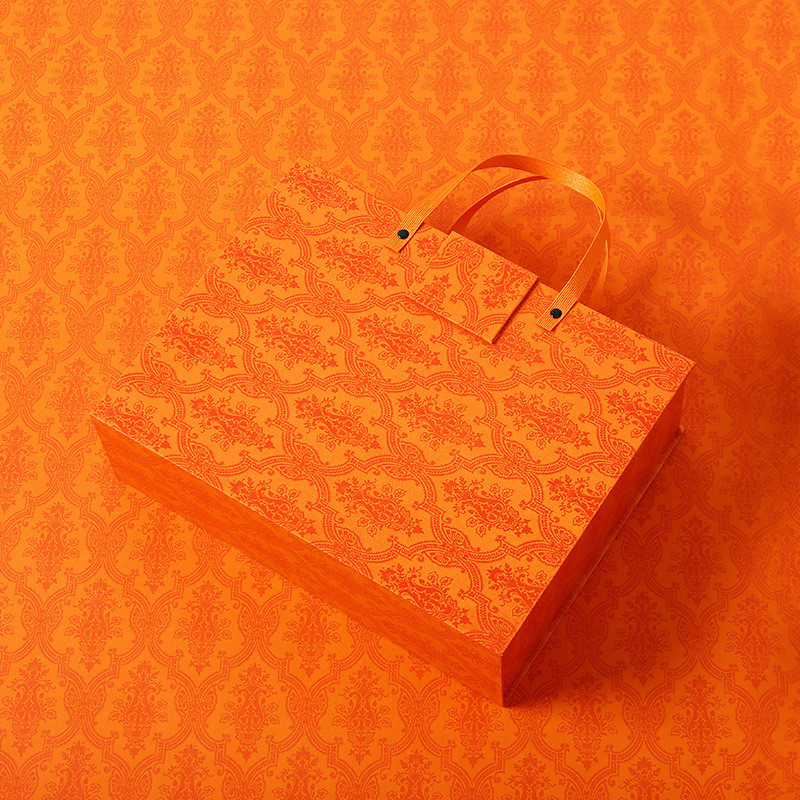 Luxury 250gsm Cardboard Custom Paper Packaging Box With Handle