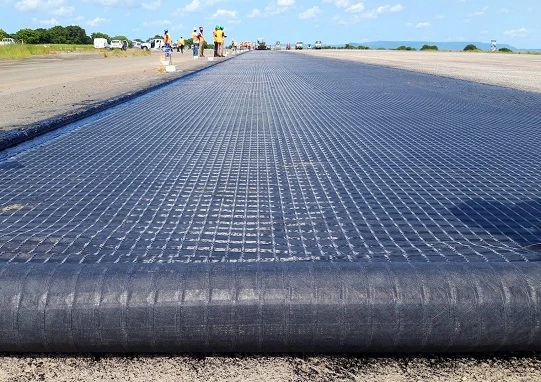 Composite Biaxial Fiberglass Geogrid with Nonwoven Geotextile for Soil Reinfocement/Road Construction Material Geocomposite Geogrid