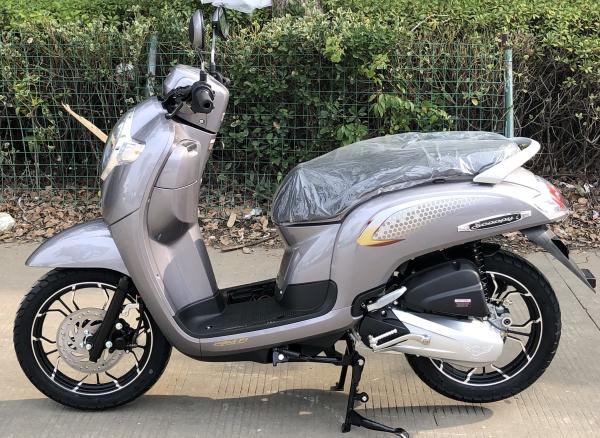 Tubeless Tires Moped Motor Scooters Motorcycle Adult Electric Scooters Powerful