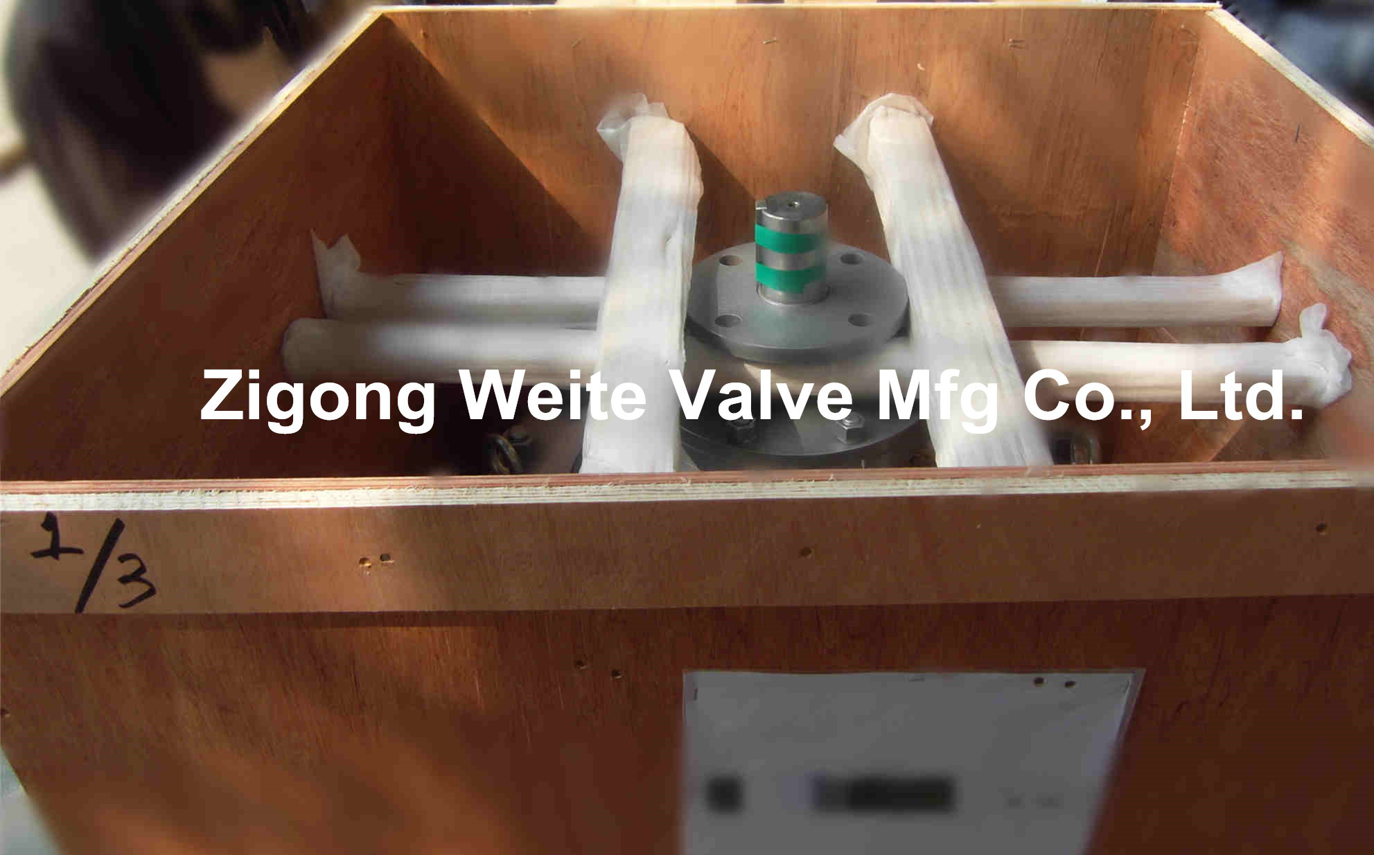 API 598 Carbon Steel Flanged Ball Valve Four Way Bare Stem Ball Valve