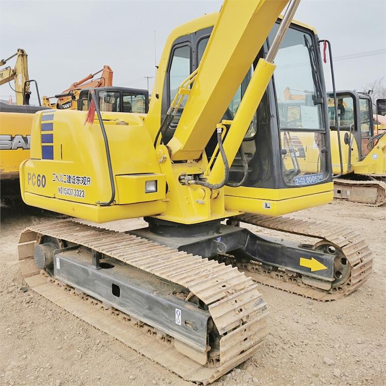 6300 KG Operating Weight Used Komatsu PC60-7 Excavator Japan Original in Good Condition