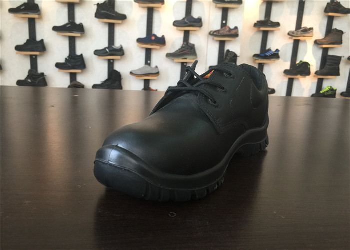 Safe Toe Cap Waterproof Safety Boots Oil Endurance For Sewer Worker