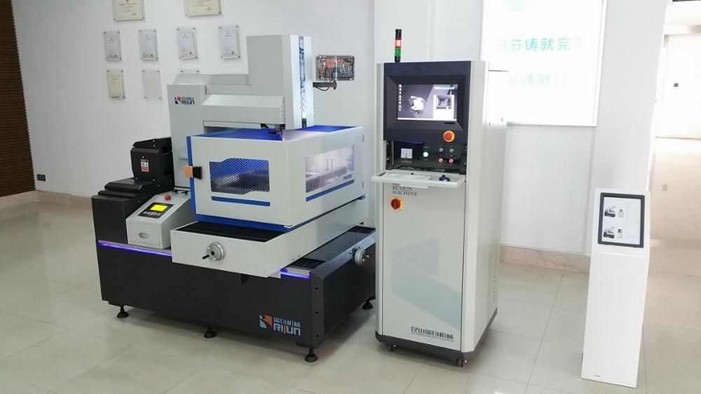 2018 wire edm machine with big table size