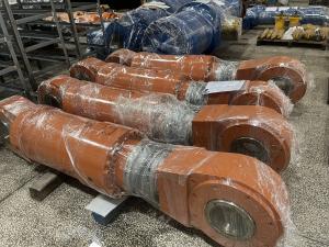 China 35Mpa Test Pressure Walking Beam Hydraulic Cylinder With Merkel Sealing on sale