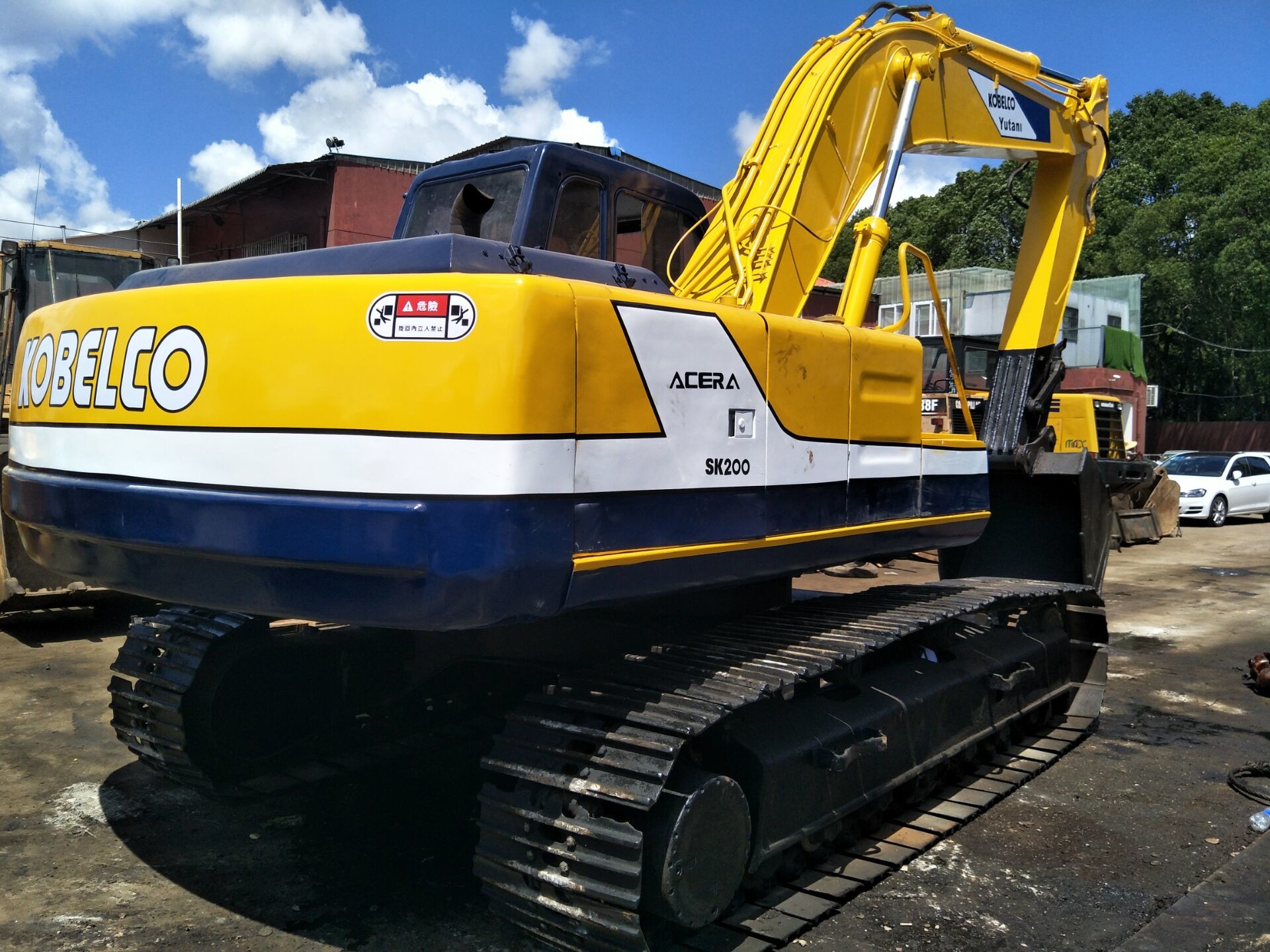 Used Cheap Price SK200 EX200 Promotion Price Crawler Digger Excavator For Sale