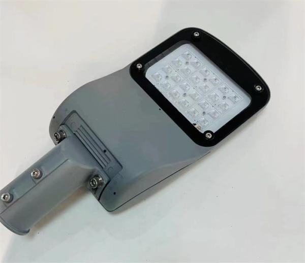 30W-70W LED Parking Lot Lights And Smooth Body Outdoor Street Lights For House