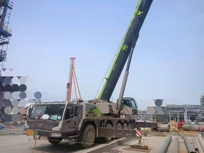 Seven-Arm Crane Jib ZTC2000E 2021 Years Zoomlion Mobile Crane 130tons for Heavy-Duty Construction Projects