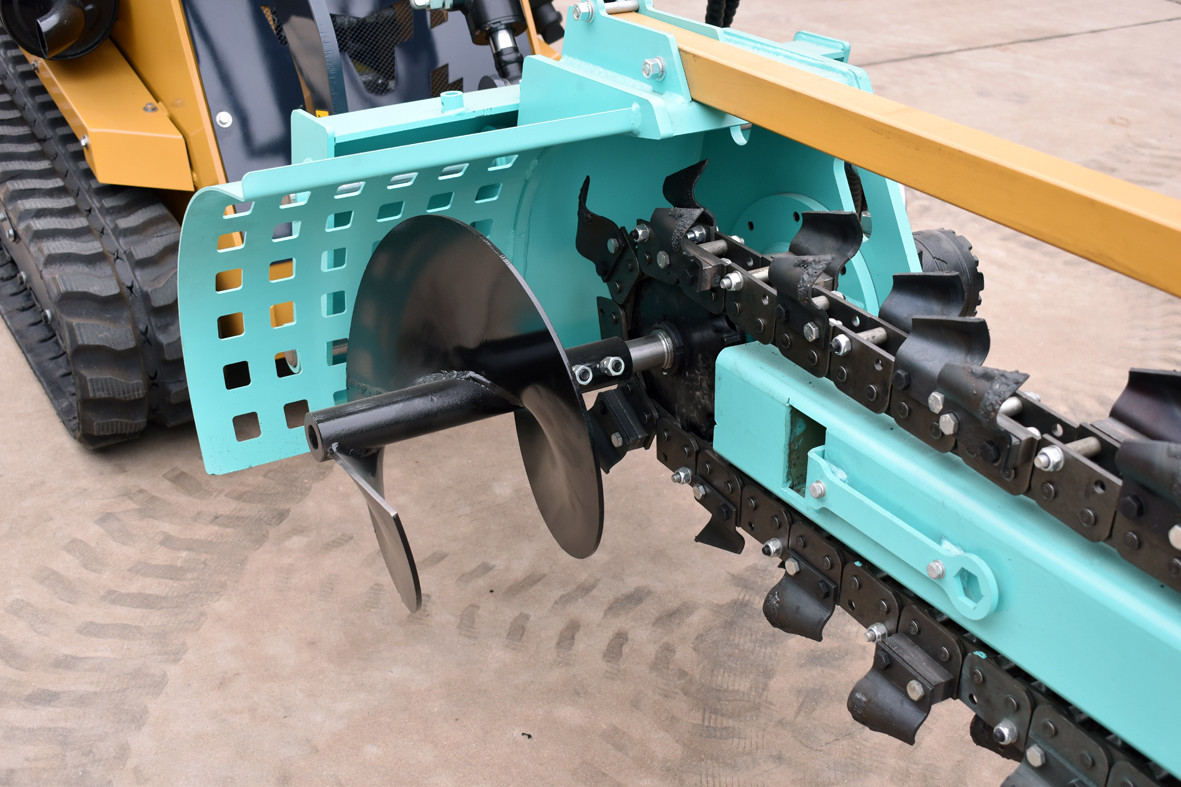 Compact Track Skid Steer Machine Roader With Attachments