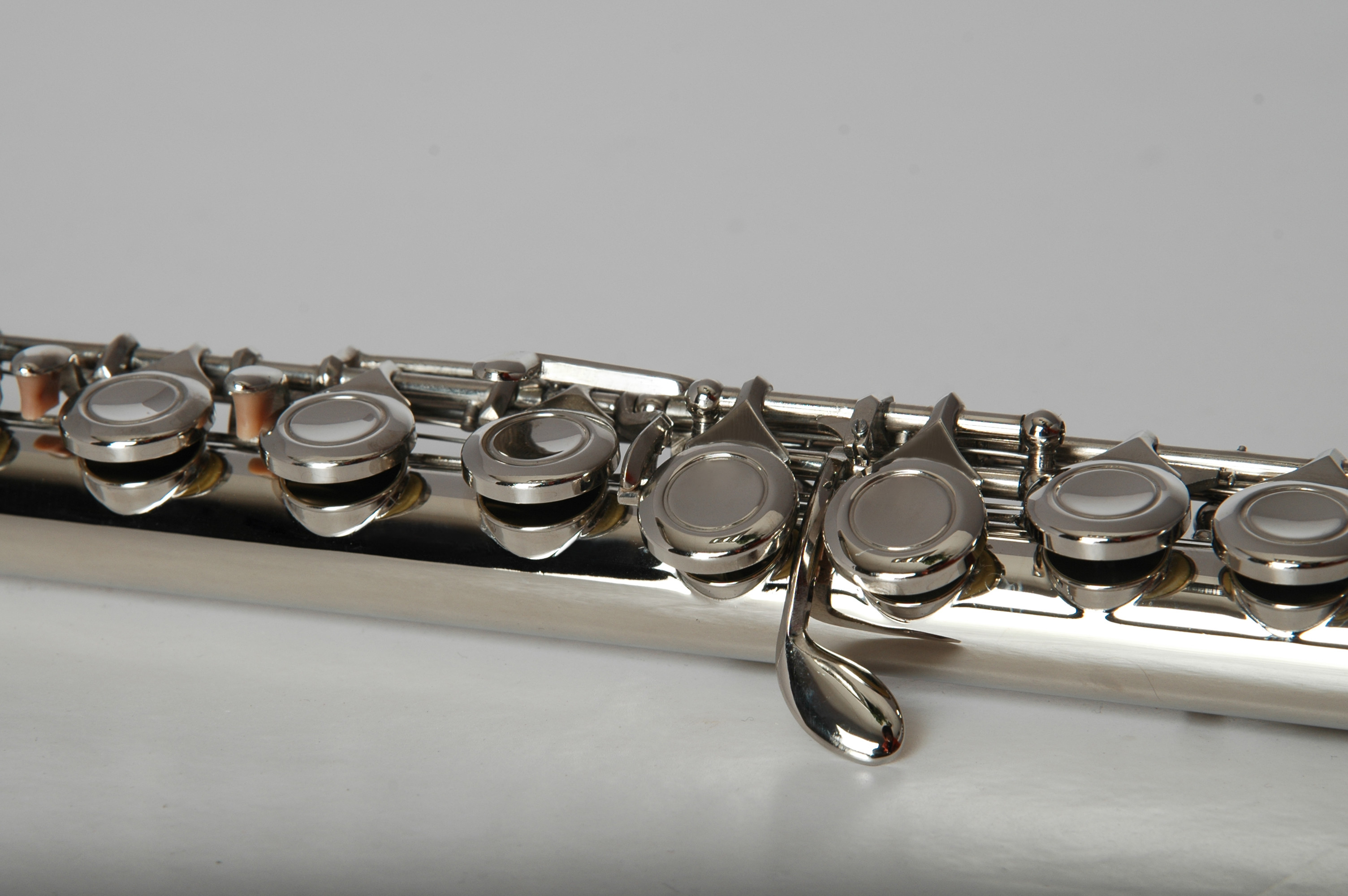 Who knows which instrument manufacturer produces the most popular flutes in china and clarinet _ has solved -