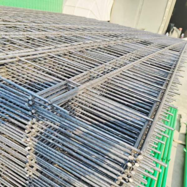 PVC Coated 3D Curved Welded Wire Mesh Fence For Farm With Peach Square Round Post