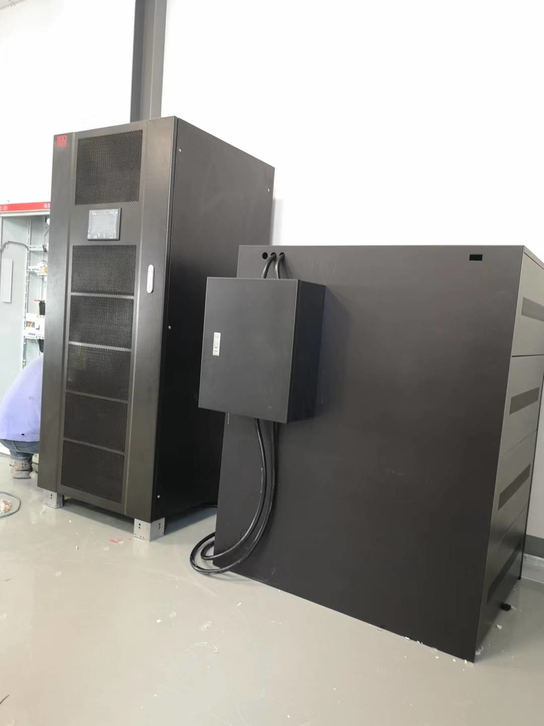 AC 380V 400V 415V Three Phase Online UPS 80 KVA For Data Centers