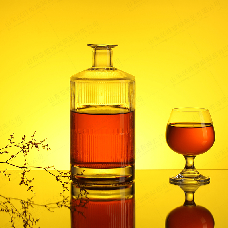 Industrial Gin Rum Whisky Vodka Spirit Glass Bottle with Cork 200ml 500ml 700ml 750ml